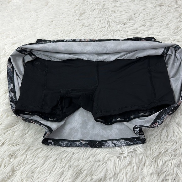 Lululemon Pace Rival Skirt (Regular) *No Panels Spring Bloom Multi / Black - Picture 3 of 6